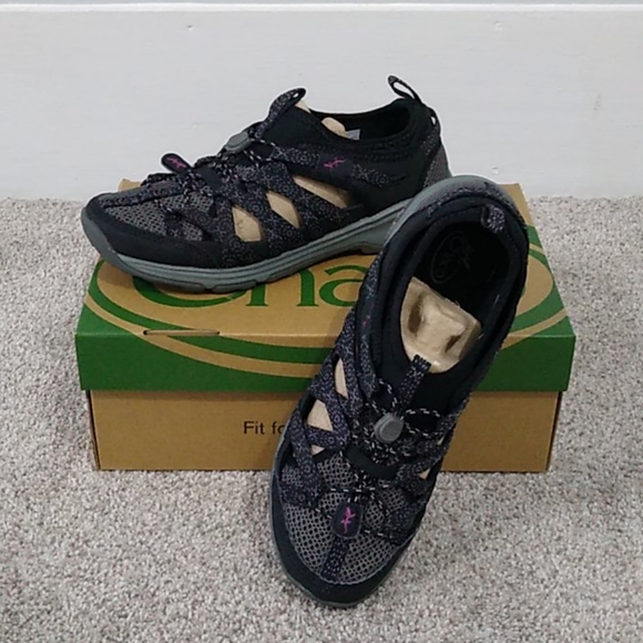 Chaco Outcross Evo 1 Hiking Shoe - Picture 1 of 9